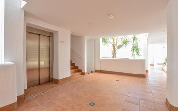 Property slide 32