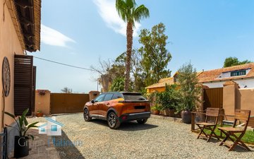 Property slide 18
