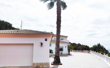 Property slide 20