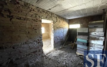 Property slide 4