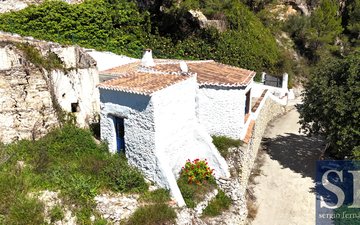 Property slide 18