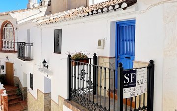Property slide 17