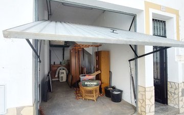 Property slide 16