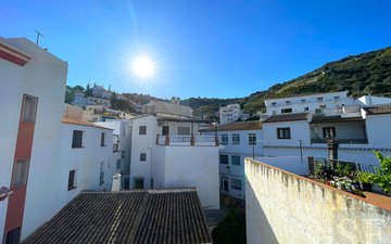 Property slide 18