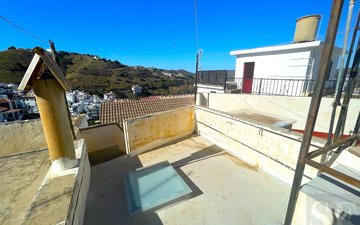Property slide 16