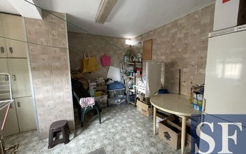 Property slide 16