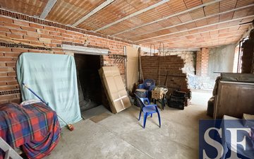 Property slide 16