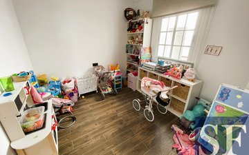 Property slide 10