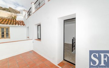 Property slide 16