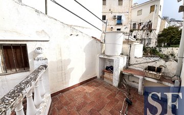 Property slide 18