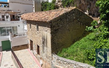 Property slide 18