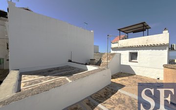 Property slide 16