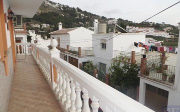Property slide 10