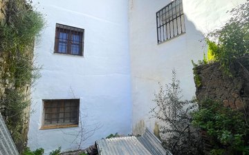 Property slide 16