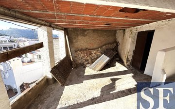 Property slide 16