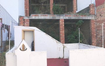 Property slide 16