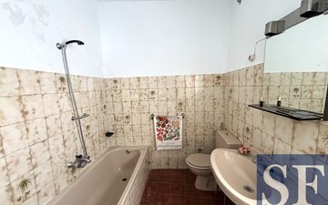Property slide 10