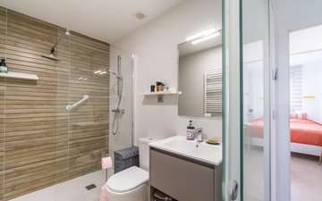 Property slide 18