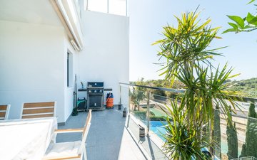 Property slide 16