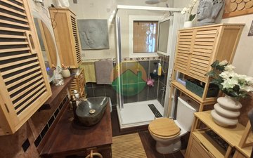 Property slide 16