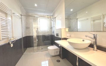 Property slide 32