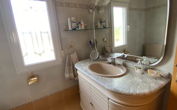 Property slide 40