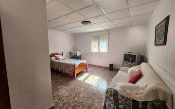 Property slide 32