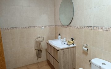 Property slide 32