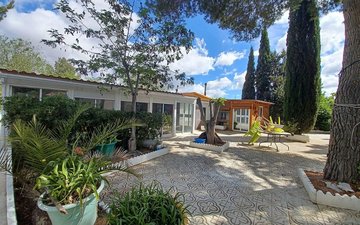 Property slide 10