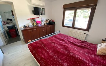 Property slide 25