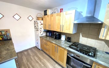 Property slide 32