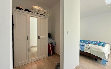 Property slide 32
