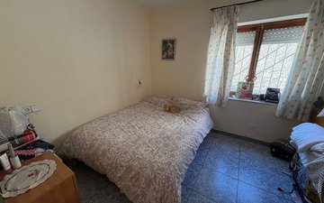 Property slide 32