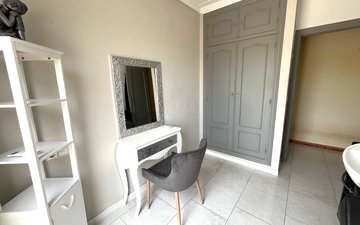 Property slide 32