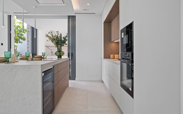 Property slide 32