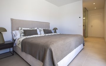 Property slide 20
