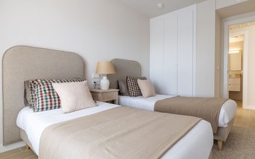 Property slide 20
