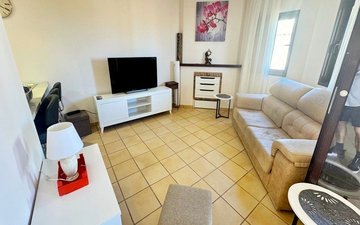 Property slide 25