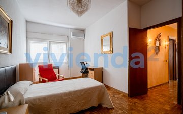 Eigenschaftsfolie 24