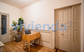 Eigenschaftsfolie 18