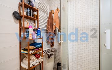 Property slide 32