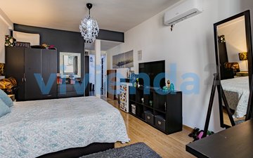 Property slide 21