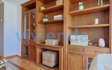 Property slide 32