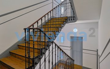 Property slide 32
