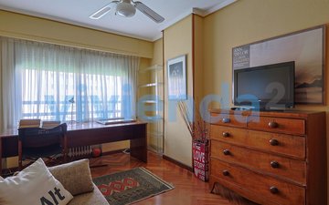 Property slide 16