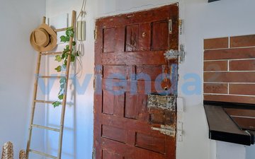 Property slide 21