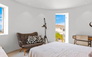 Property slide 22