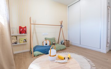 Property slide 32