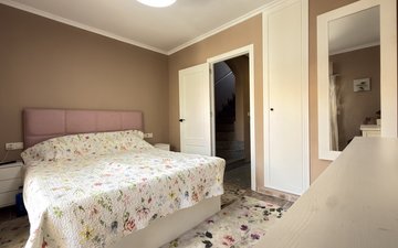 Property slide 32