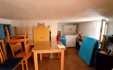 Property slide 32